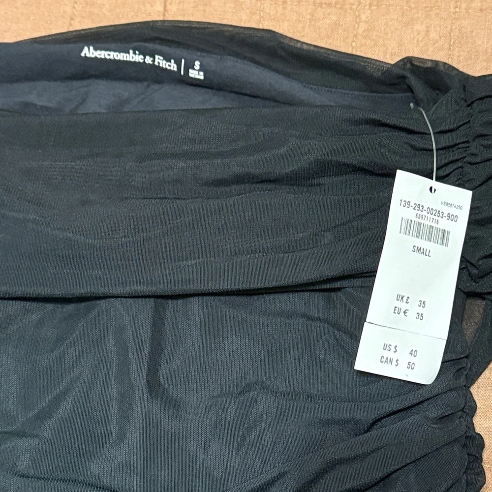 Abercrombie & Fitch Elegant Black Ruched Top - Picture 4 of 4